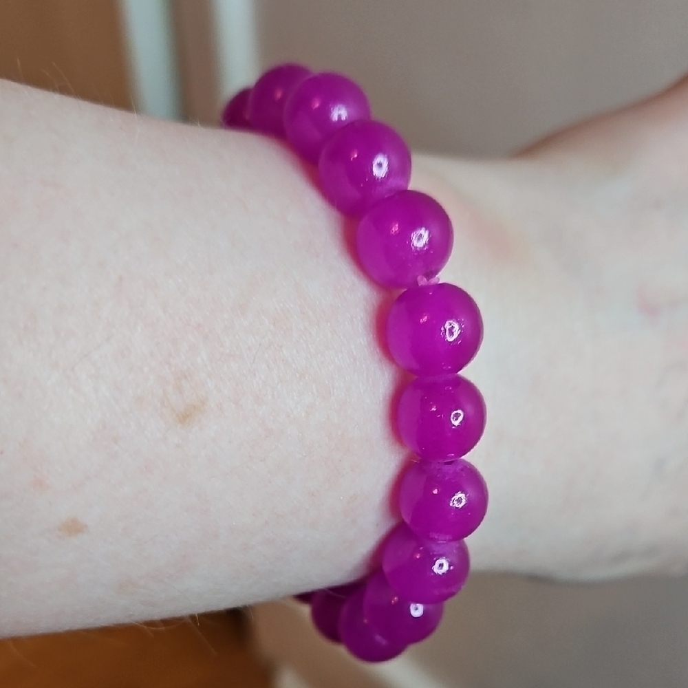 Vibrant Magenta Glass Beaded Bracelet